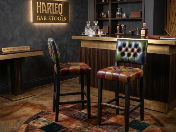 Sgabello Chesterfield da bar Squared