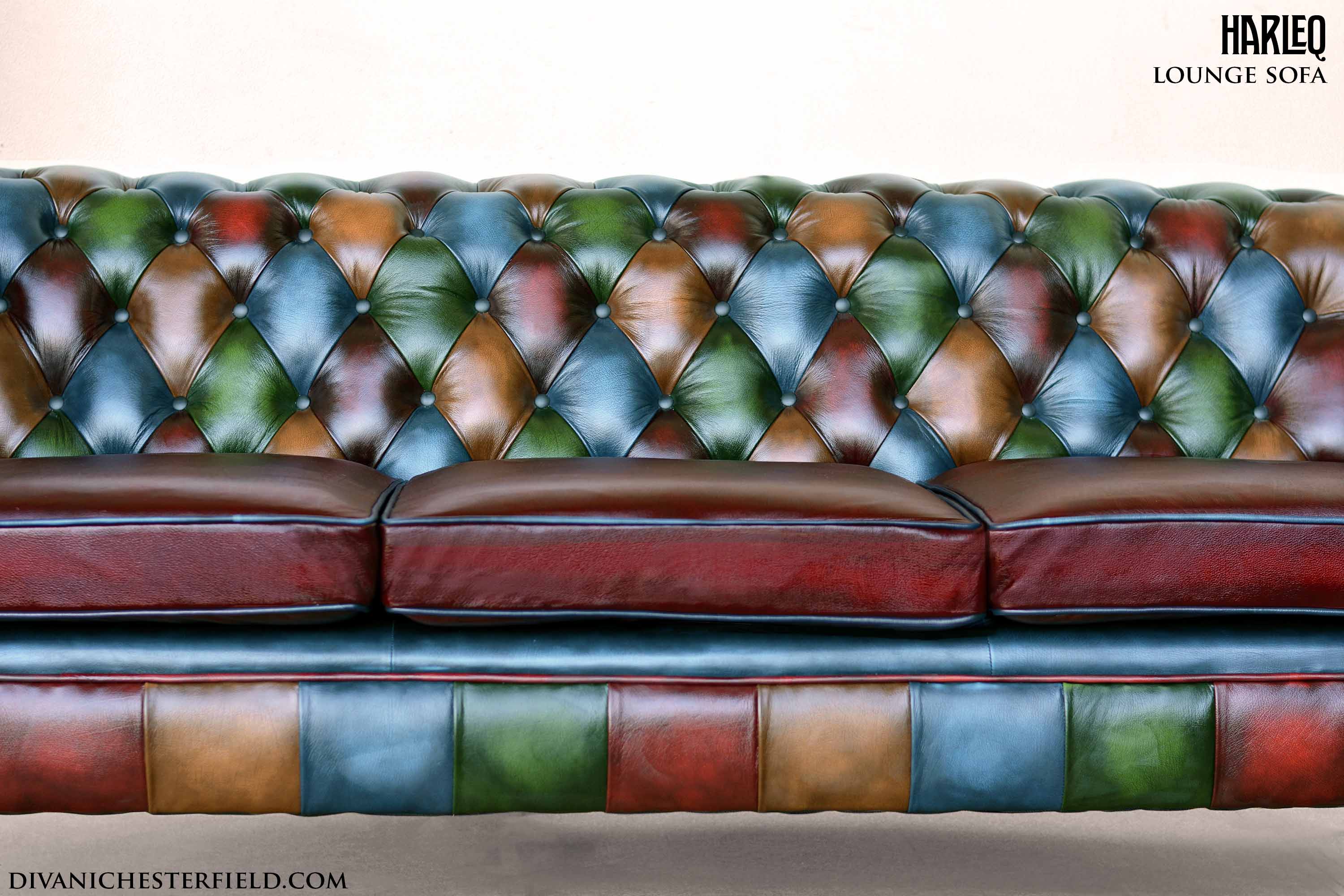 divano panca chesterfield moderno in varie pelli patchwork con cuscini imbottita bottoni capitonné